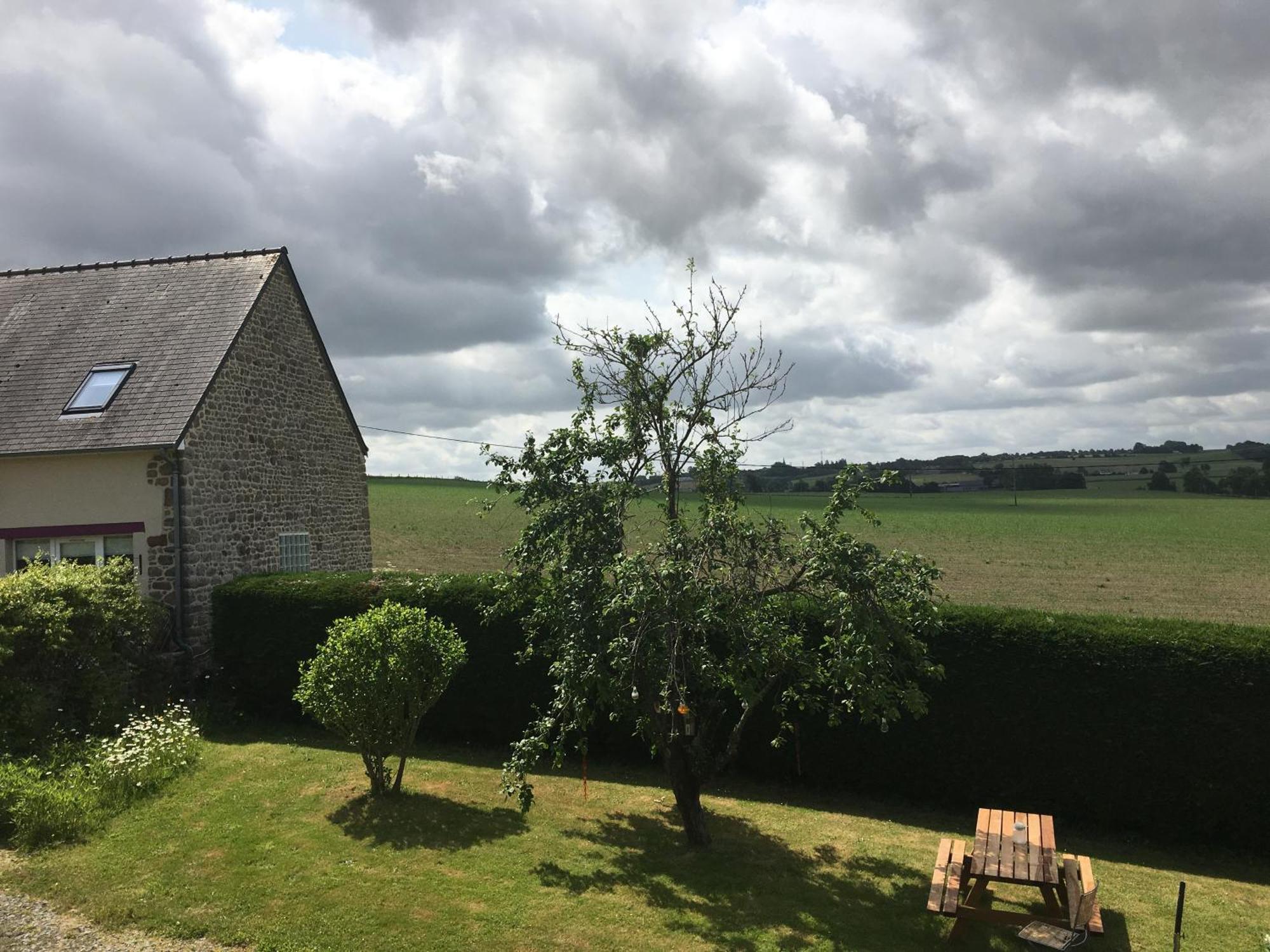 Deux Maisons Authentiques, Vue Bocage Proche Mont St-Michel, Domaine De L'Angeviniere Saint-Laurent-de-Terregatte Luaran gambar